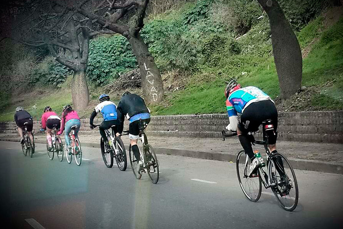 Ciclistas y grupos de triatlón reclaman por la inseguridad