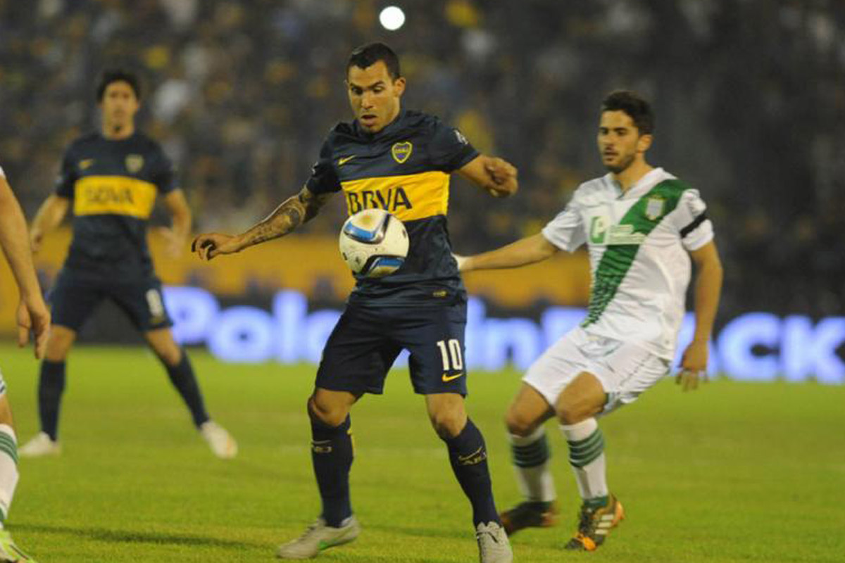 Boca enfrenta a Crucero para encaminarse hacia al título