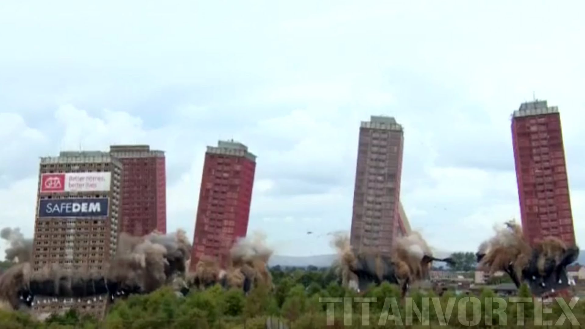 Demolieron emblemáticas torres en Escocia