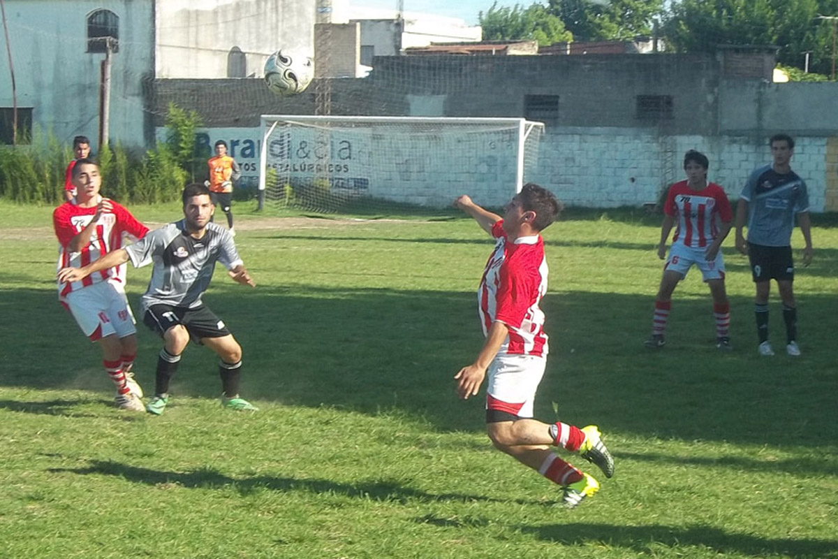 Rosarina: Unión Americana ganó y sigue en el Ivancich