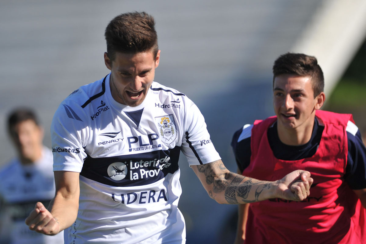 Gimnasia ganó por goleada y sigue en la Pre Sudamericana