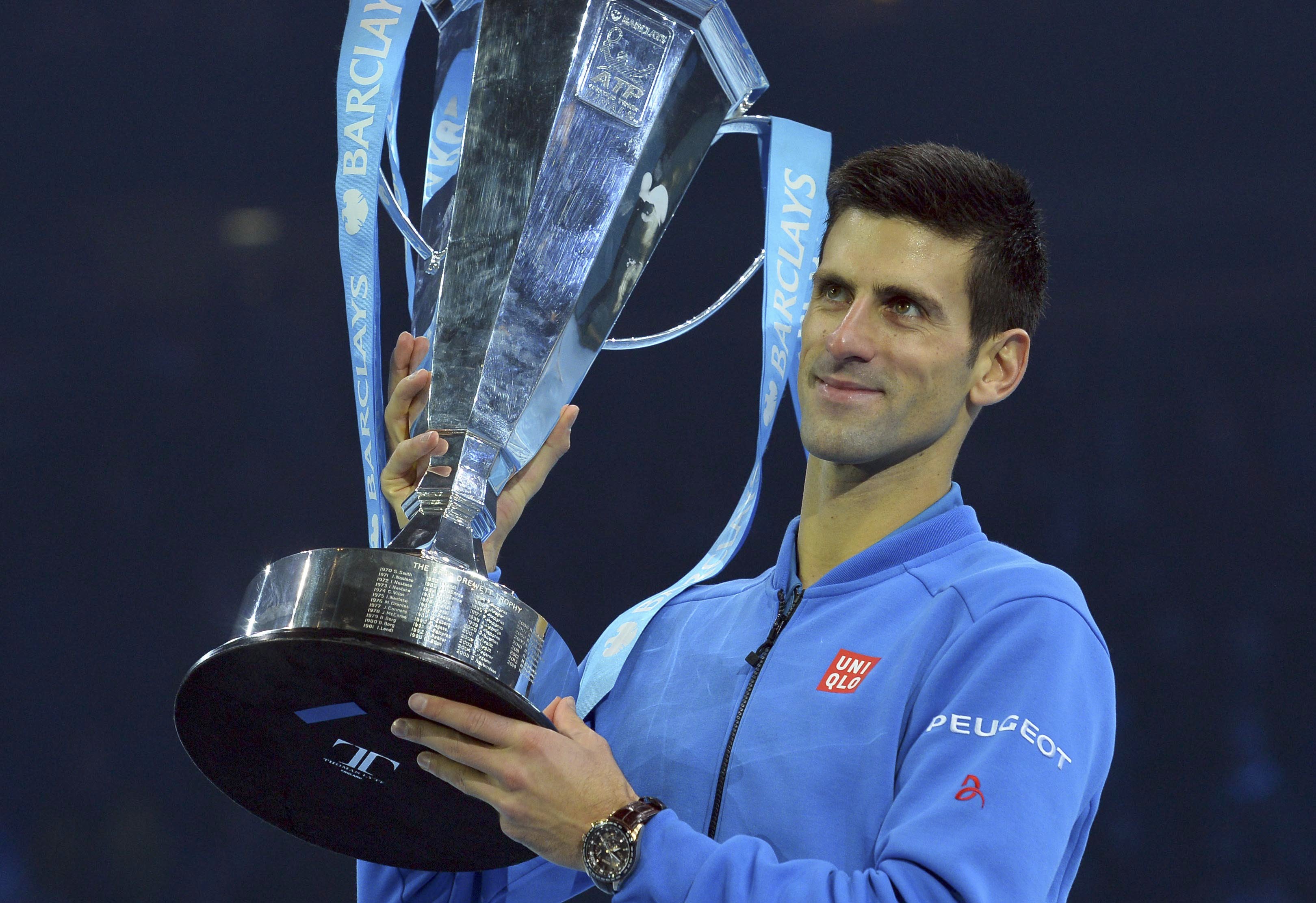 Djokovic venció a Federer y consiguió el Másters de Londres