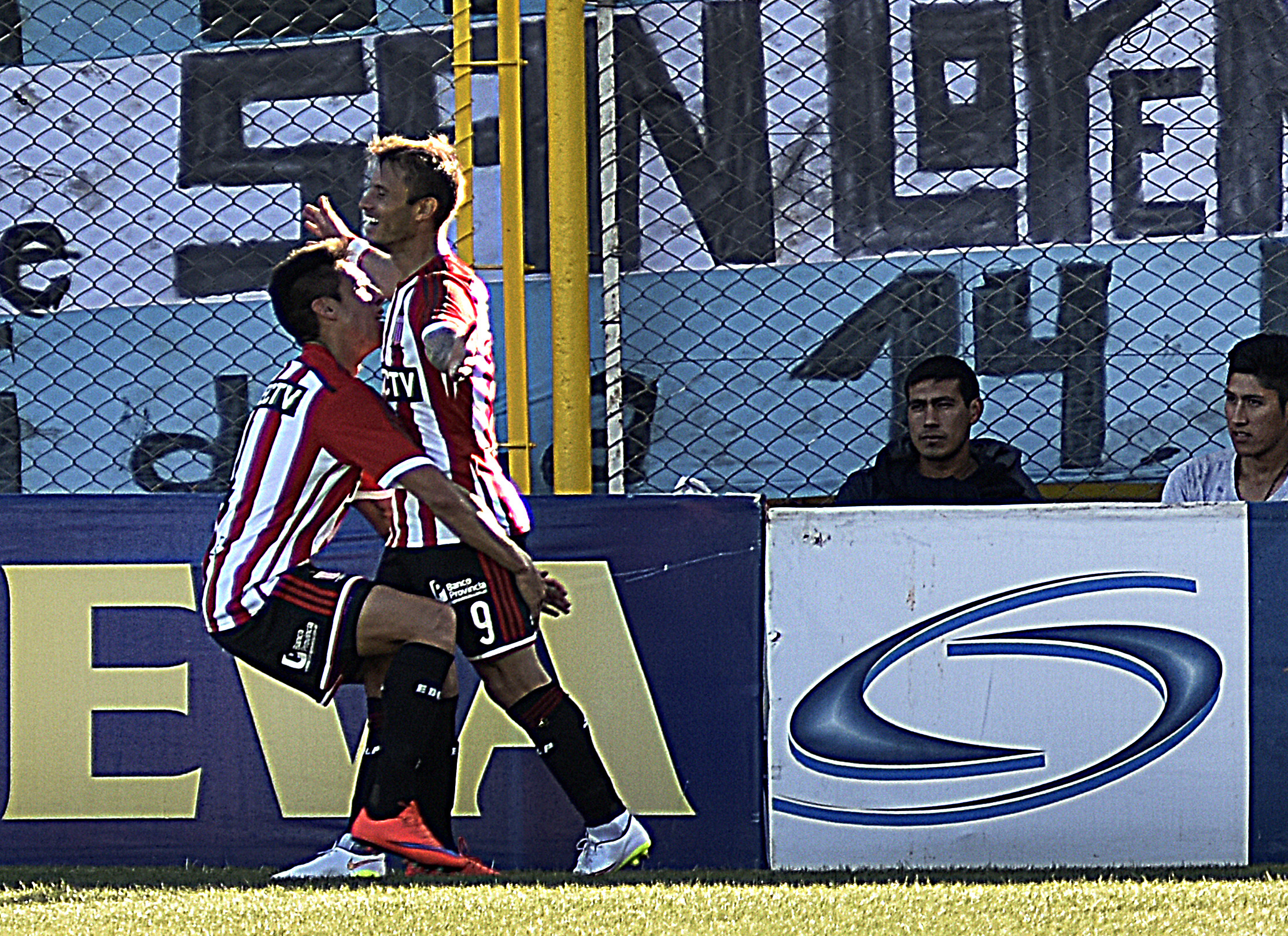 Estudiantes venció a Olimpo y tendrá ventaja en la revancha