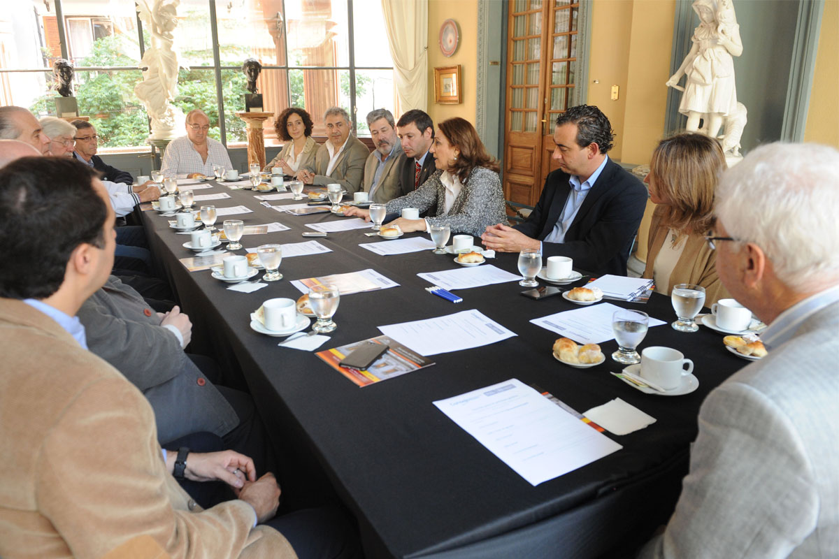 Fein se reunió con dirigentes de cámaras empresarias
