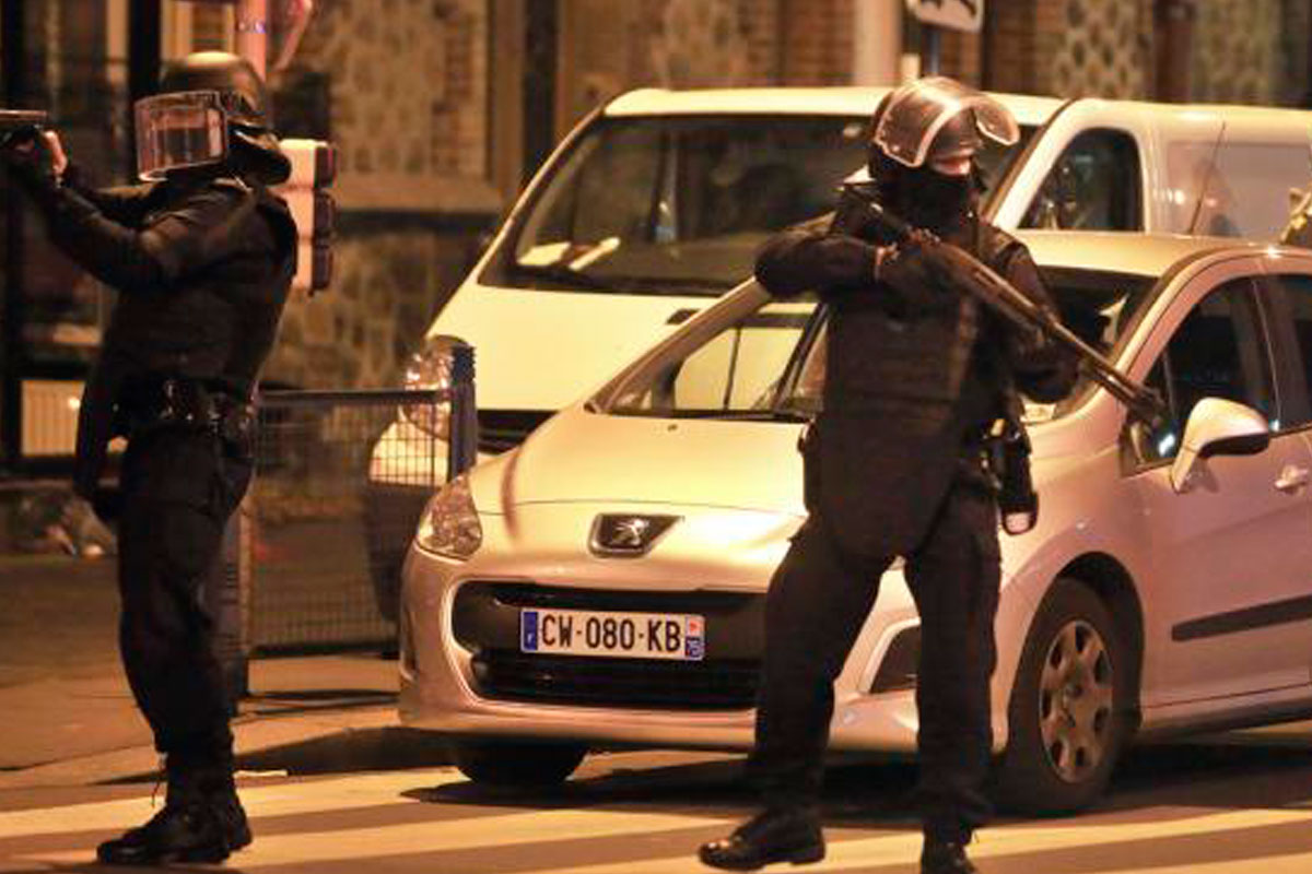Dos muertos en un operativo antiterrorista en París