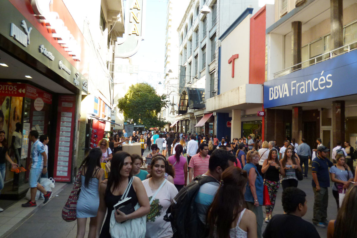 Piden liberar estacionamiento de cara a las Fiestas