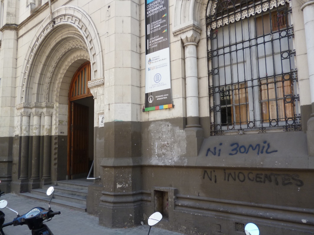 Pintadas agresivas en Humanidades