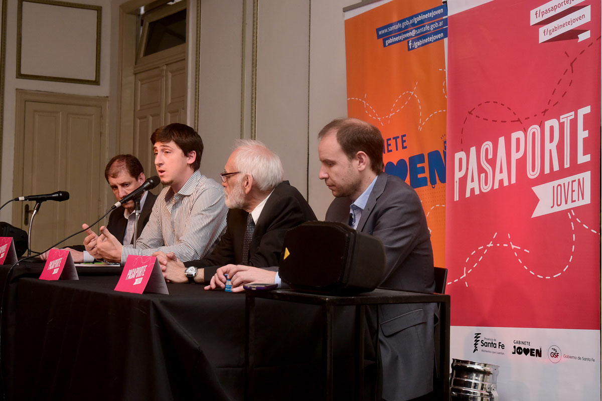 Lanzan tarjetas de crédito y débito del Pasaporte Joven