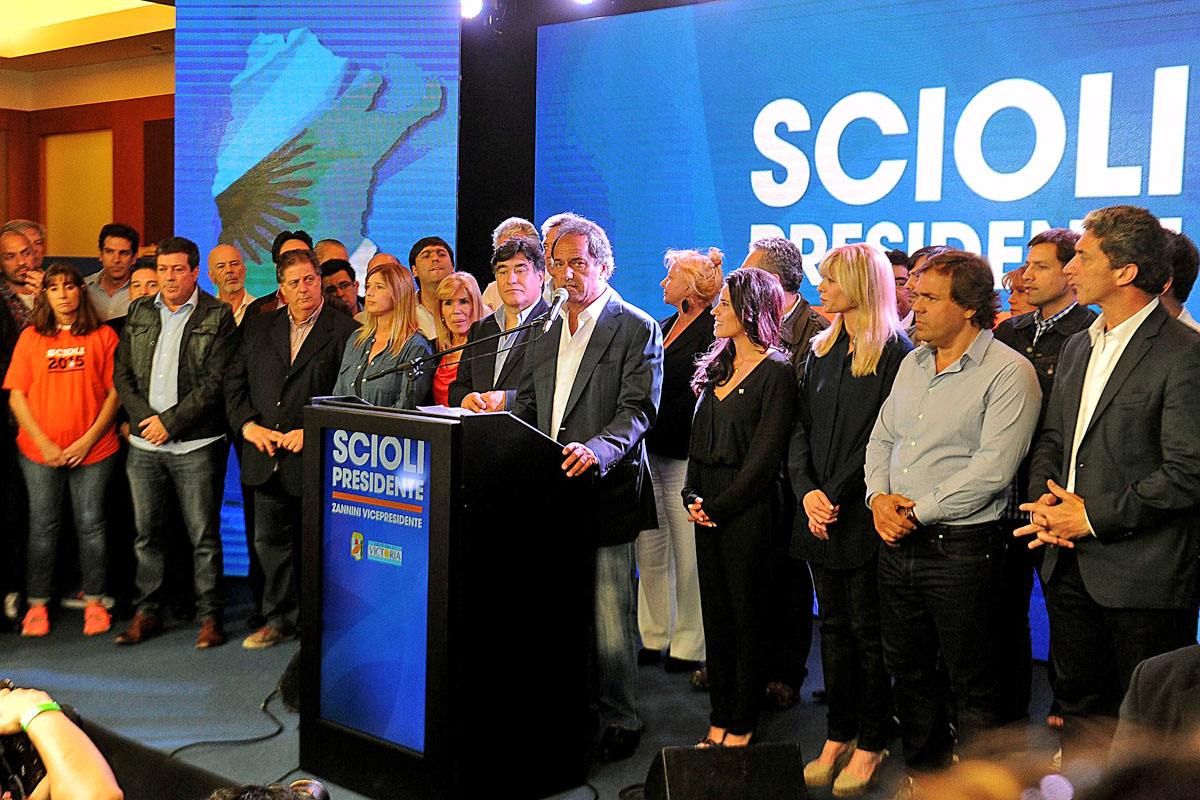 Scioli admitió derrota y pidió que Dios ilumine a Macri
