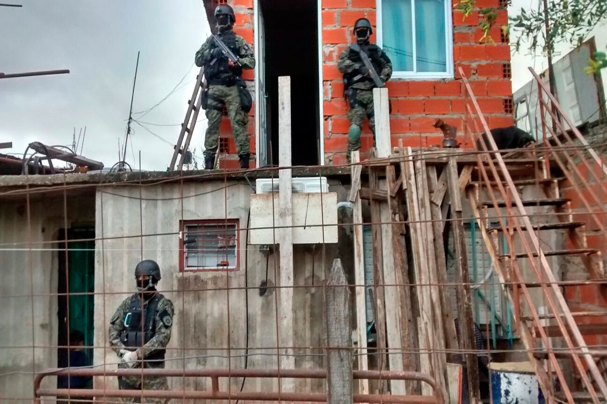 Dos detenidos tras varios allanamientos en Rosario