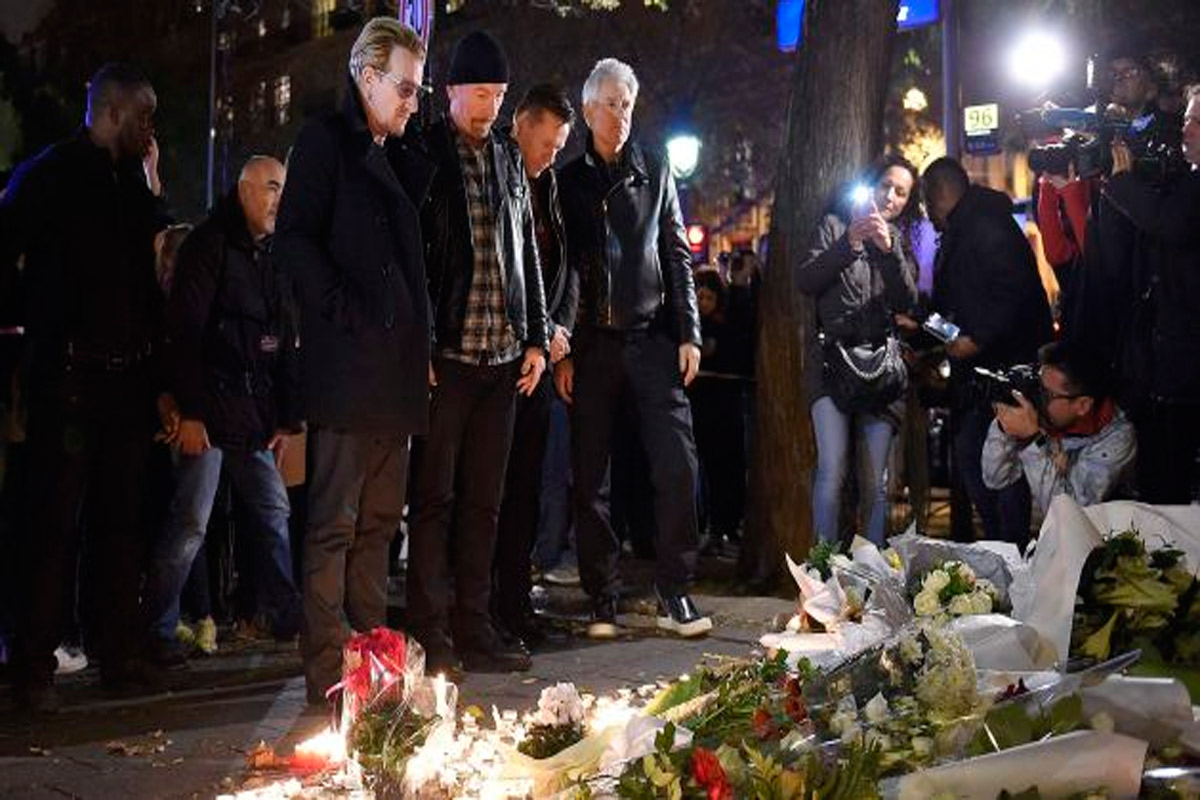 U2 canceló todos sus recitales y le rindió homenaje a las víctimas de los atentados en París.