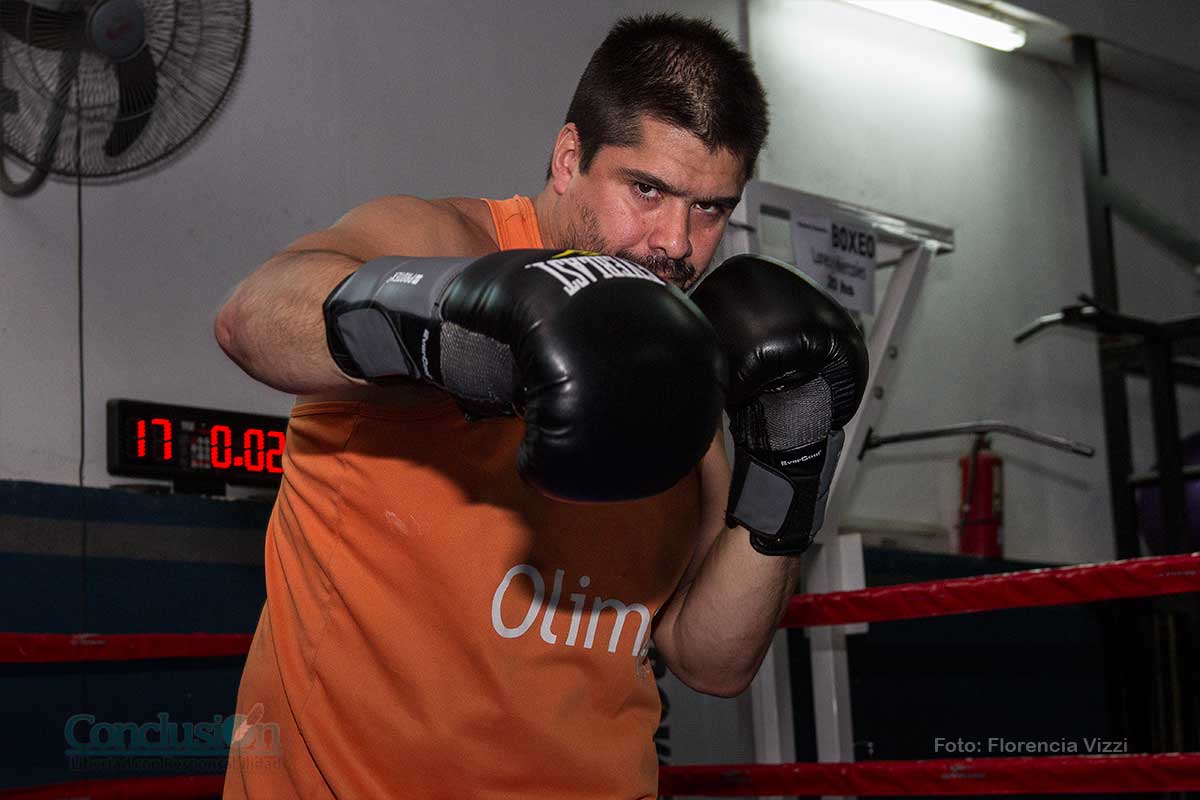Matías Vidondo, un campeón entre guantes y guardapolvo