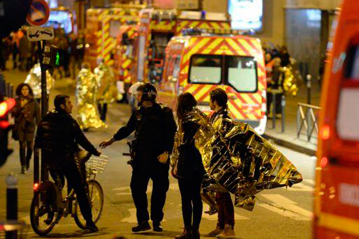 En París «neutralizaron» a cinco atacantes