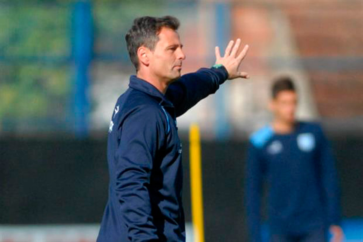 Cocca paró un equipo pensando en Independiente
