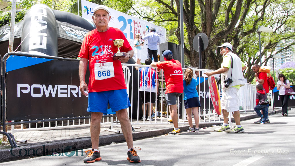 Wilfredo, 84 años, 19 maratones corridas en lo que va del año…perseverancia, fe y constancia… todo un ejemplo.