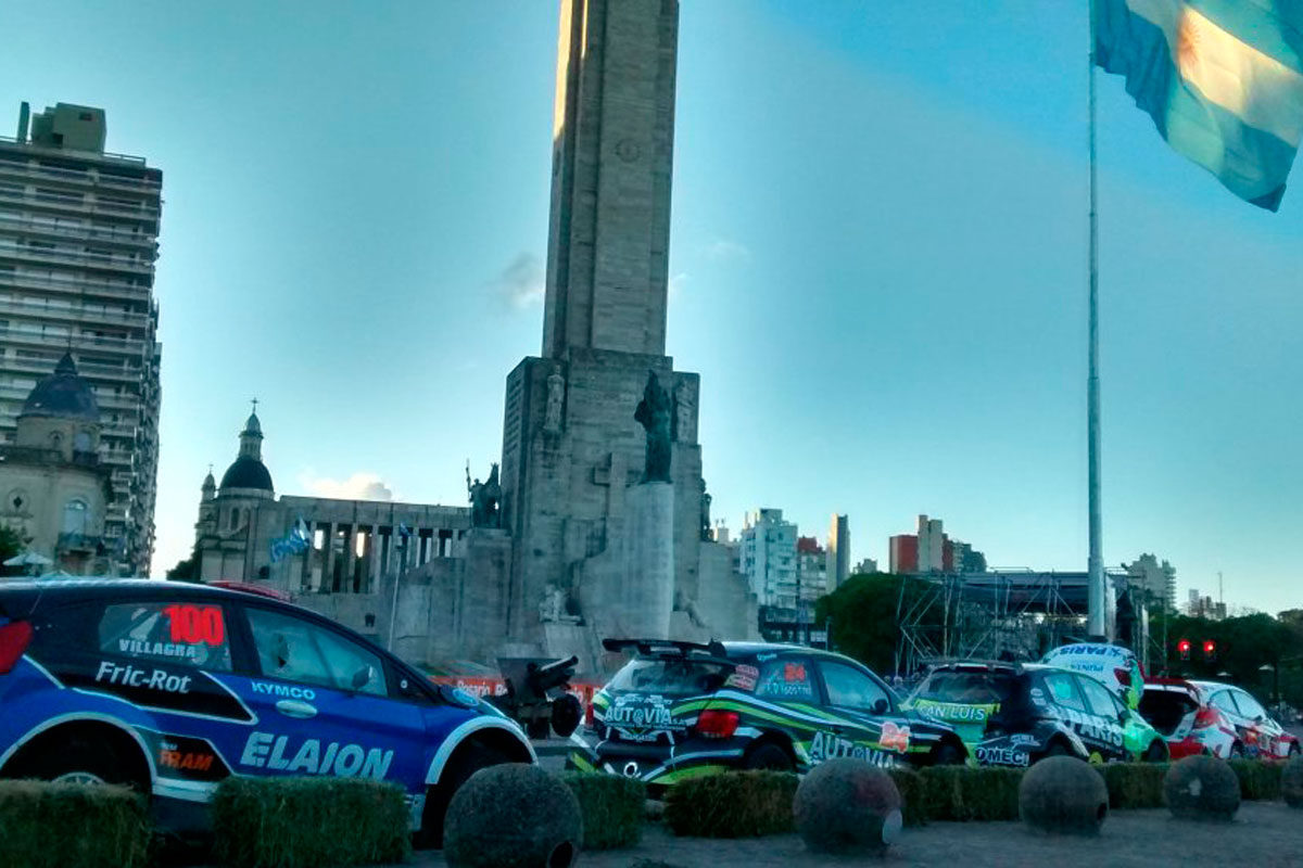 Miles de rosarinos disfrutaron del Rallycross
