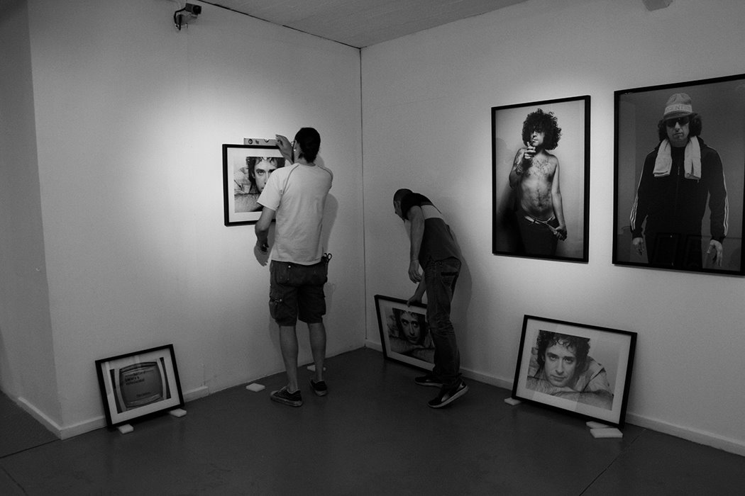 Grandes fotografías de una «Fan» se exhiben en el Macro