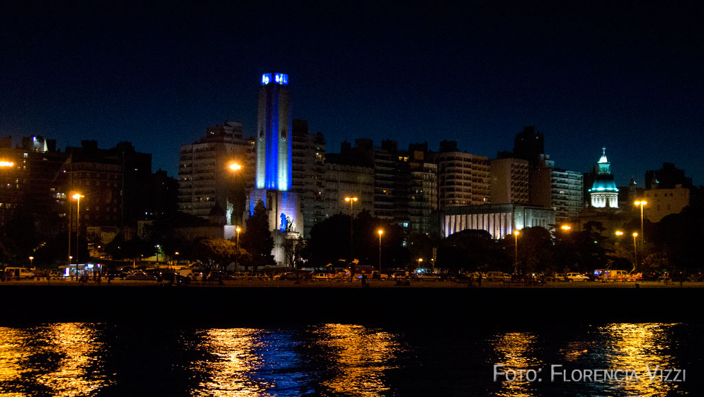 El verano se acerca, las noches rosarinas se tiñen de otro color…