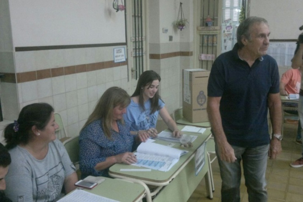 Reutemann: «Es un paso más para la democracia”