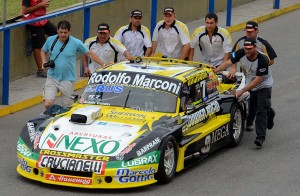 12/12/2015 La Plata, El plioto Omar "Gurí" Martínez, que pelea el campeonato logró el quinto puesto de la clasificación del Turismo Carretera en el autódromo Roberto Mouras de esta ciudad. Foto: Laura Cano/Telam
