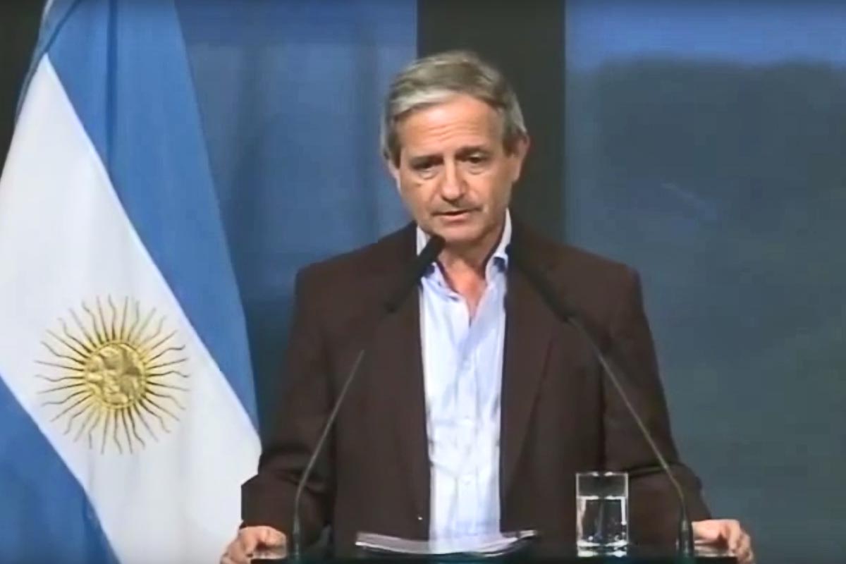 “Evaluarán y revisarán” a empleados públicos nacionales