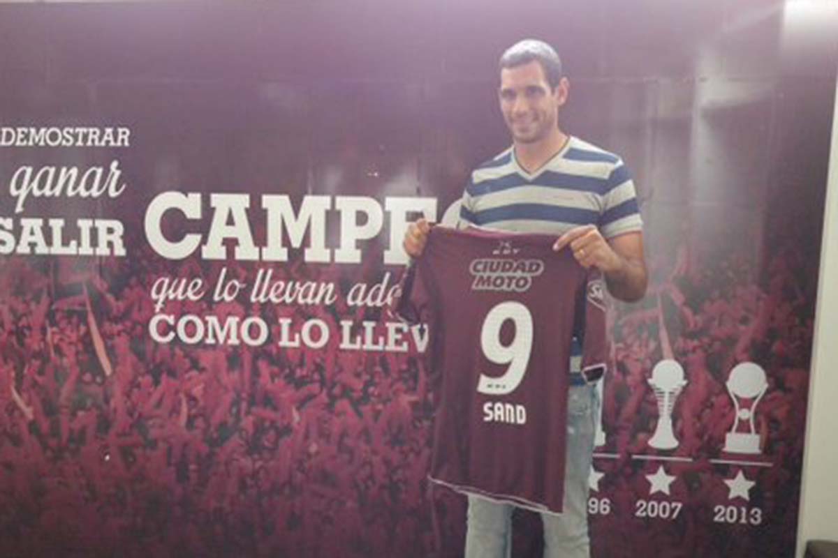 José Sand, emocionado en su regreso a Lanús
