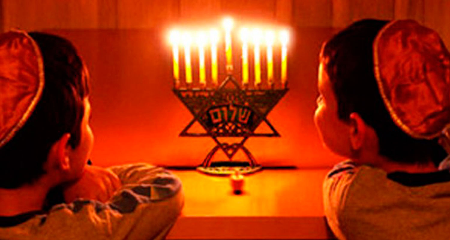 La comunidad judía celebra la Fiesta de las Luminarias