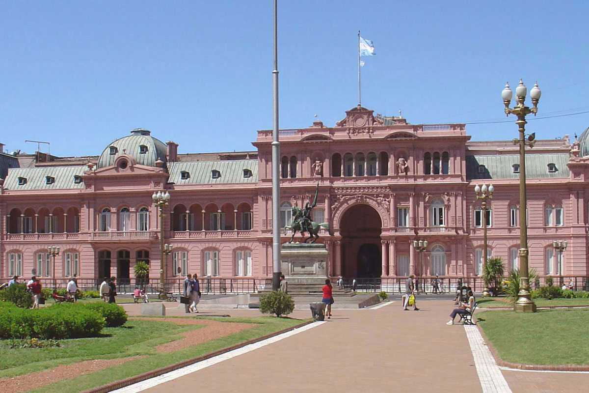 El Gobierno admite que comenzó “jugando muy rápido”