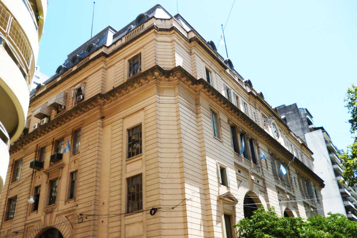Paro de empleados de correo tras el robo a un cartero
