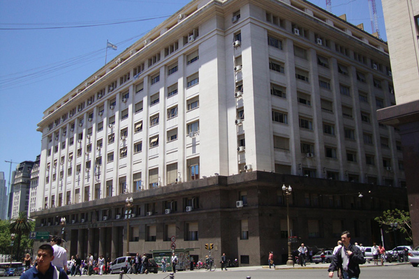 El gobierno emitió una Letra del Tesoro para pagar deuda