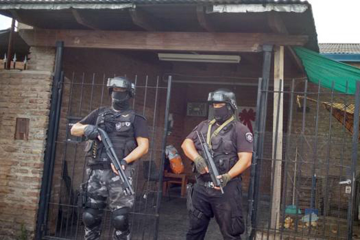 Barrio Santa Lucía: 8 detenidos en 12 allanamientos