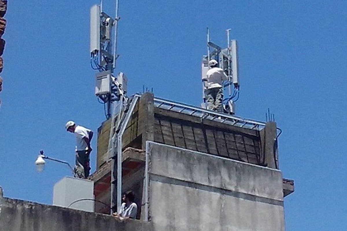 Vecinos de Las Delicias piden remover una antena