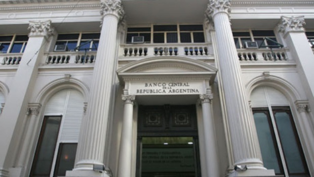 Bancos abrirán hasta las 13 en las Fiestas