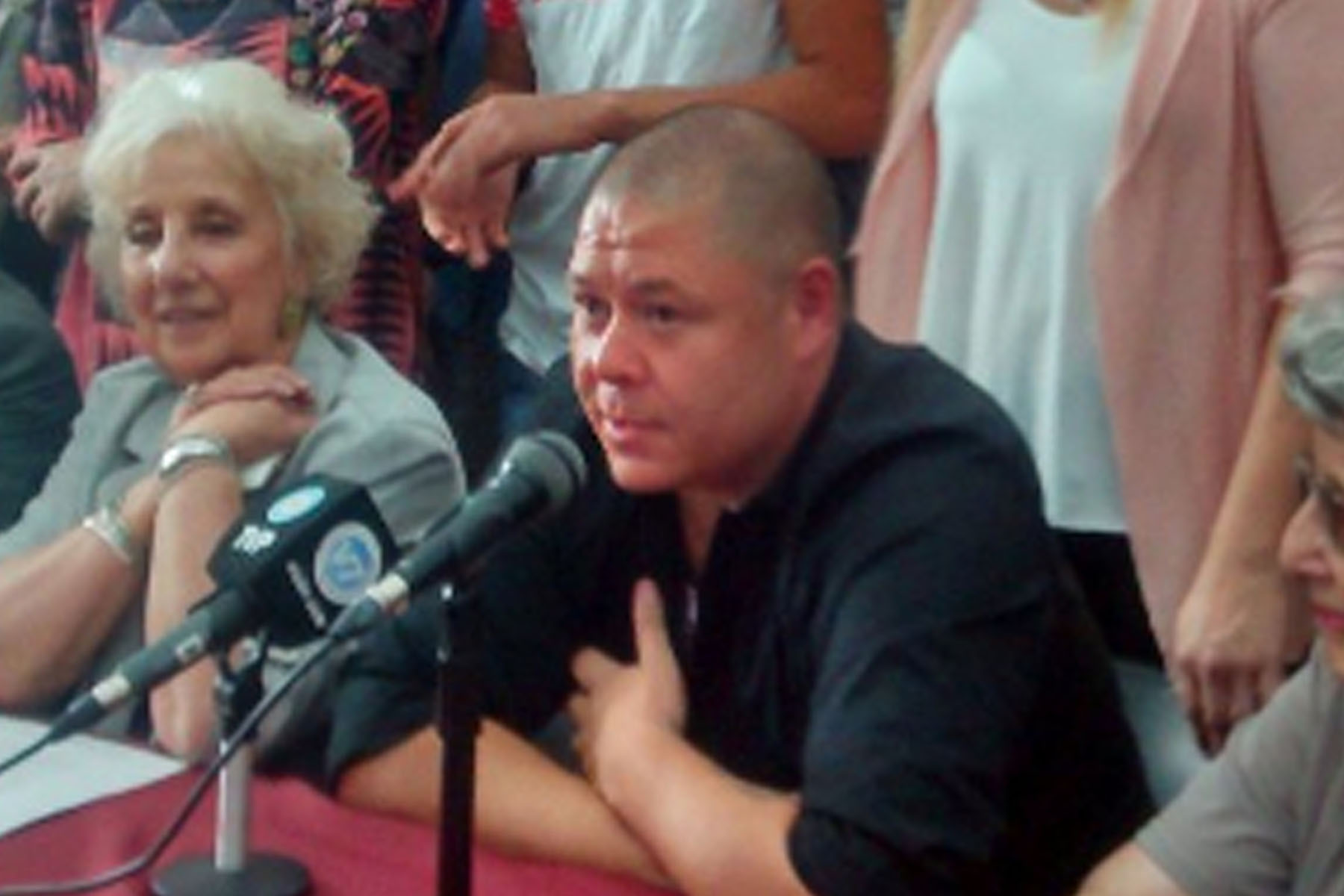 “Tengo la suerte de haber encontrado a mi mamá con vida, es un milagro”.