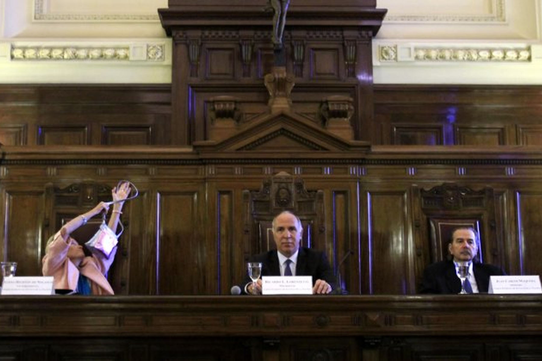 Se postergó hasta el 15/2 el traspaso de las escuchas