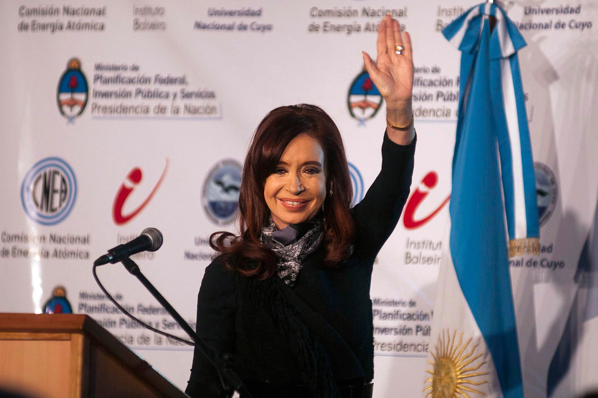 Sin liderazgo, el peronismo recibe órdenes de Cristina