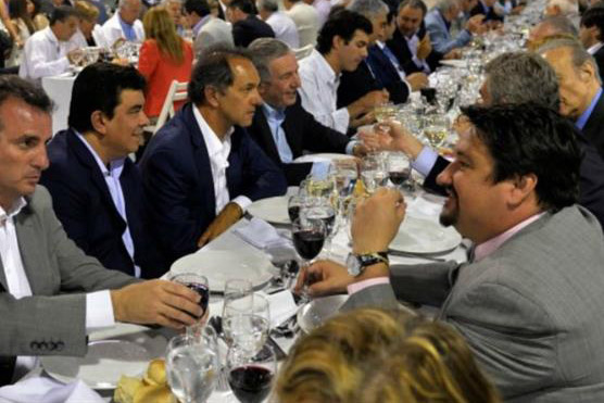 Cristina almorzó en la Rosada con gobernadores del FPV