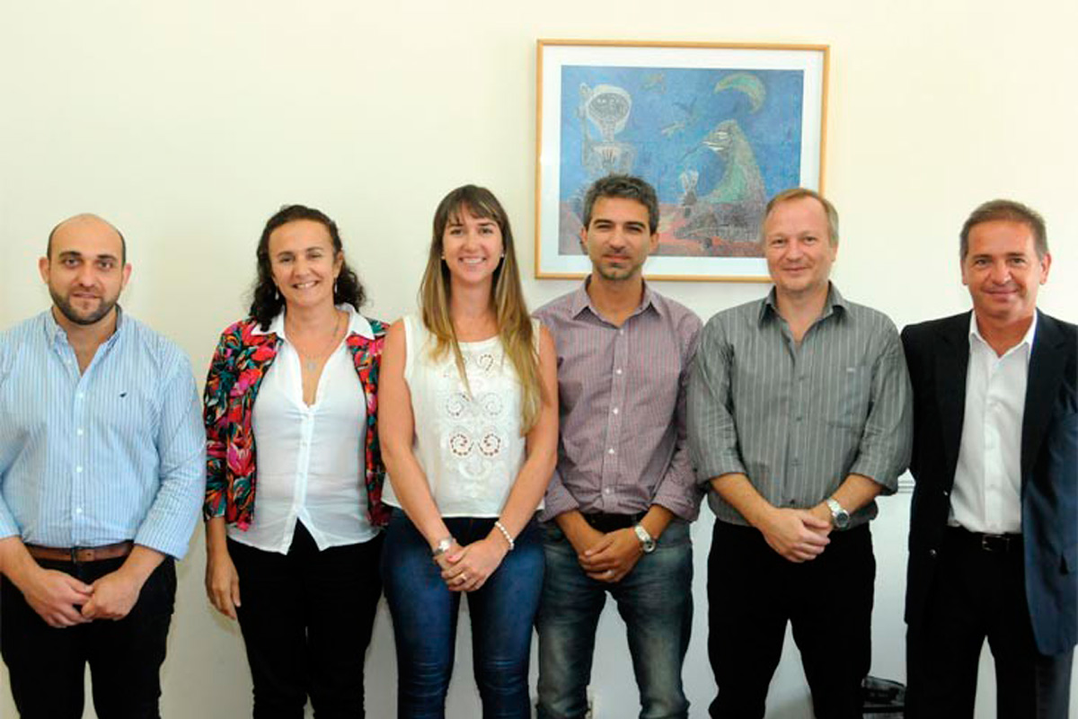 Fein se reunió por primera vez con directores de distrito