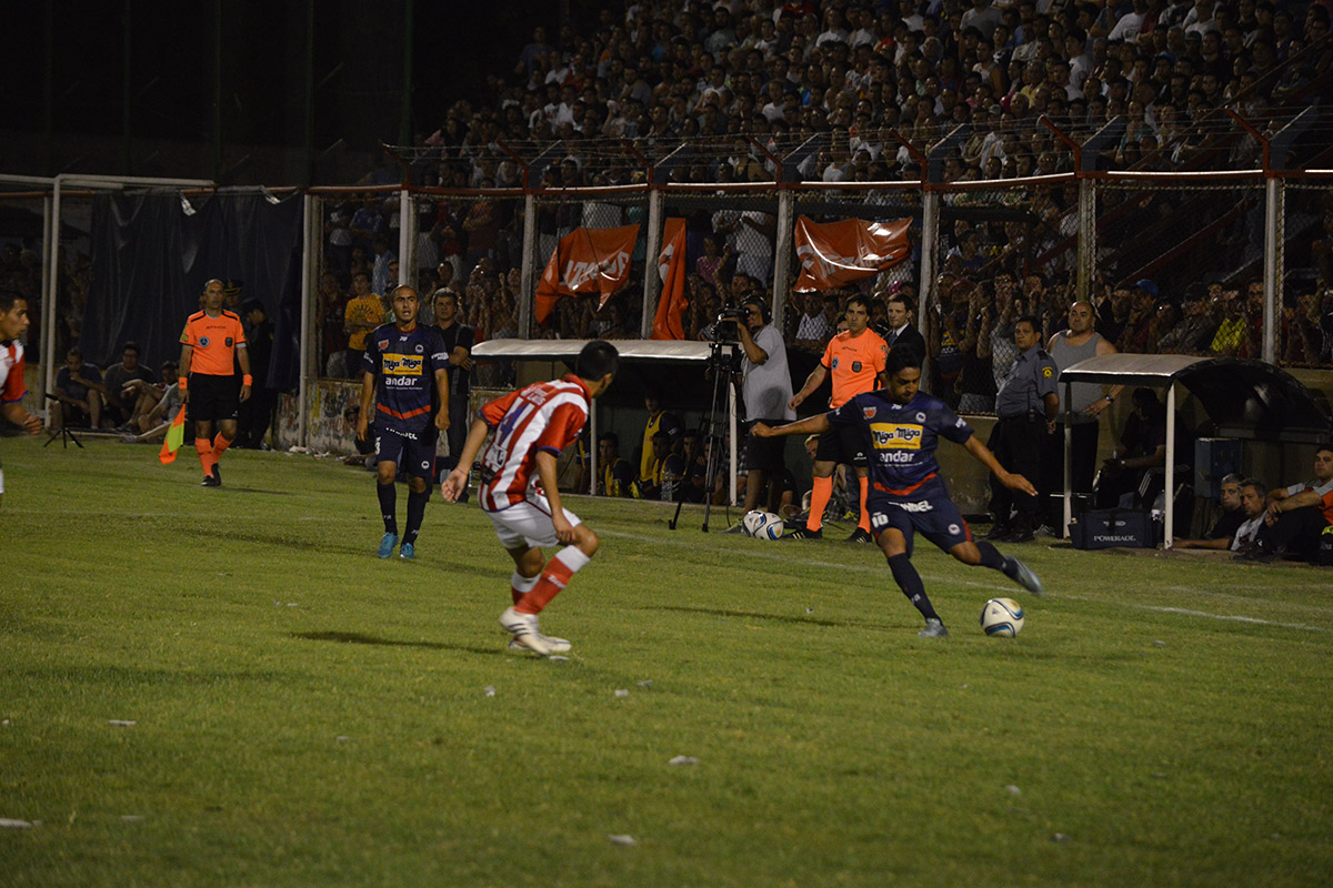 Central Córdoba perdió y está obligado a ganar en la revancha