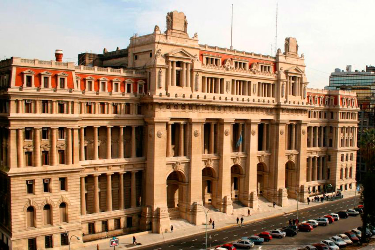 Justicia suspendio DNU de Cristina sobre coparticipación