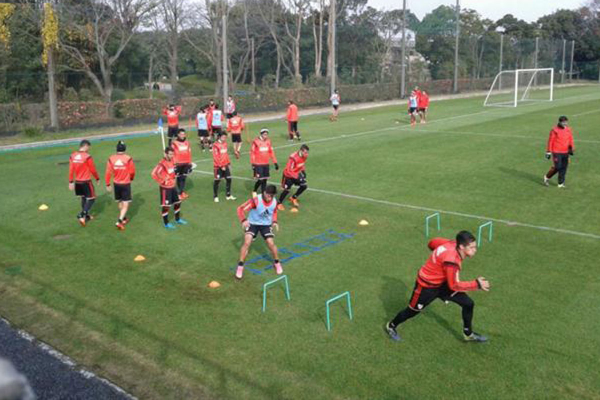 River: Gallardo probó con un equipo para el debut en Japón