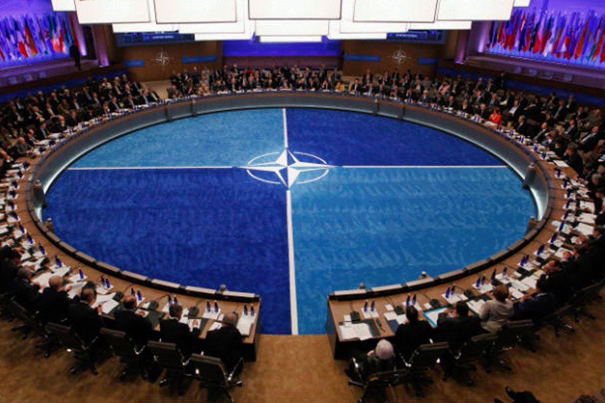 «La OTAN se ha puesto en pie de guerra contra Rusia»