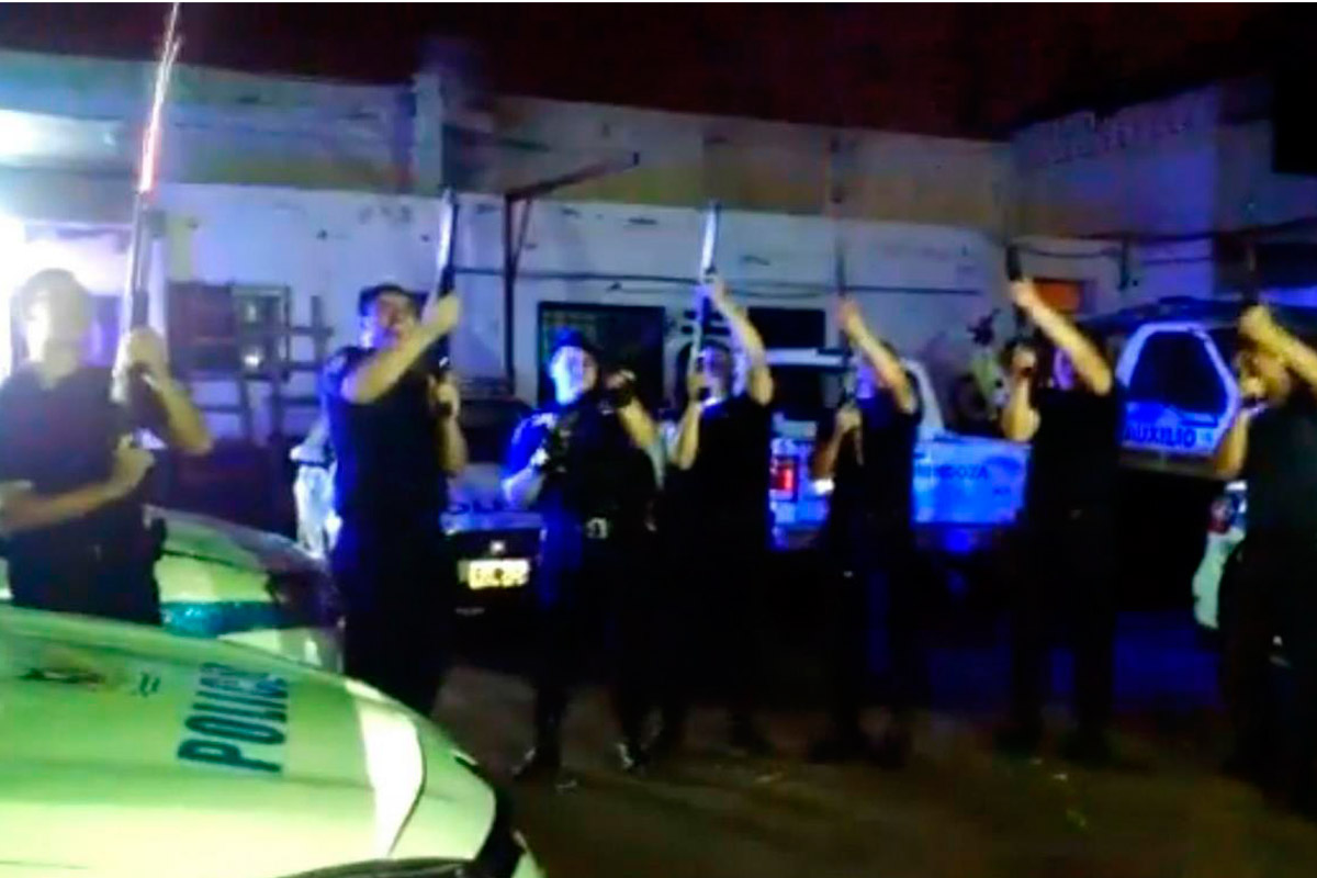 Suspendieron a policías por “festejos” desmedidos