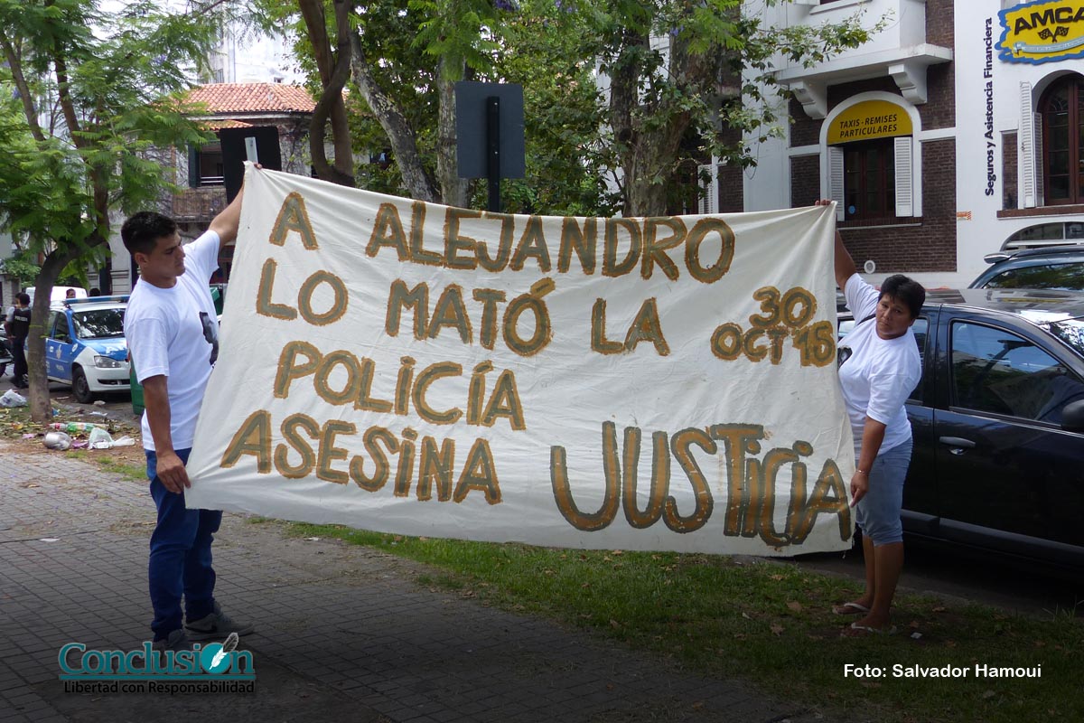 El fiscal Moreno recibió a familiares de un joven muerto