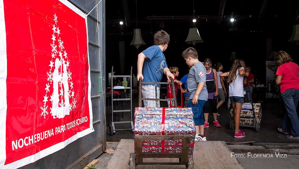 Poner el amor en el otro puede convertirse, si se quiere, en un gesto cotidiano… Nochebuena para todos, iniciativa solidaria rosarina