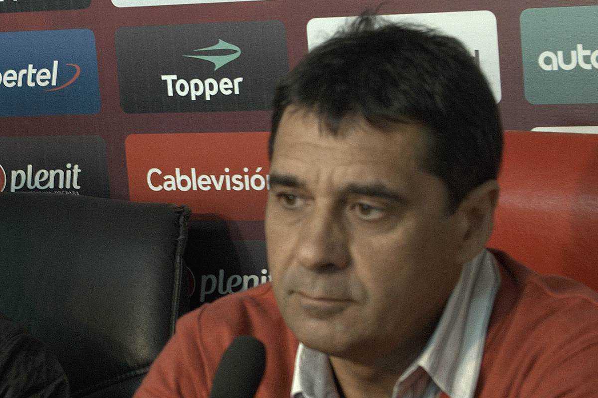 Ricobelli: “La idea es que Scocco y Cáceres se queden”
