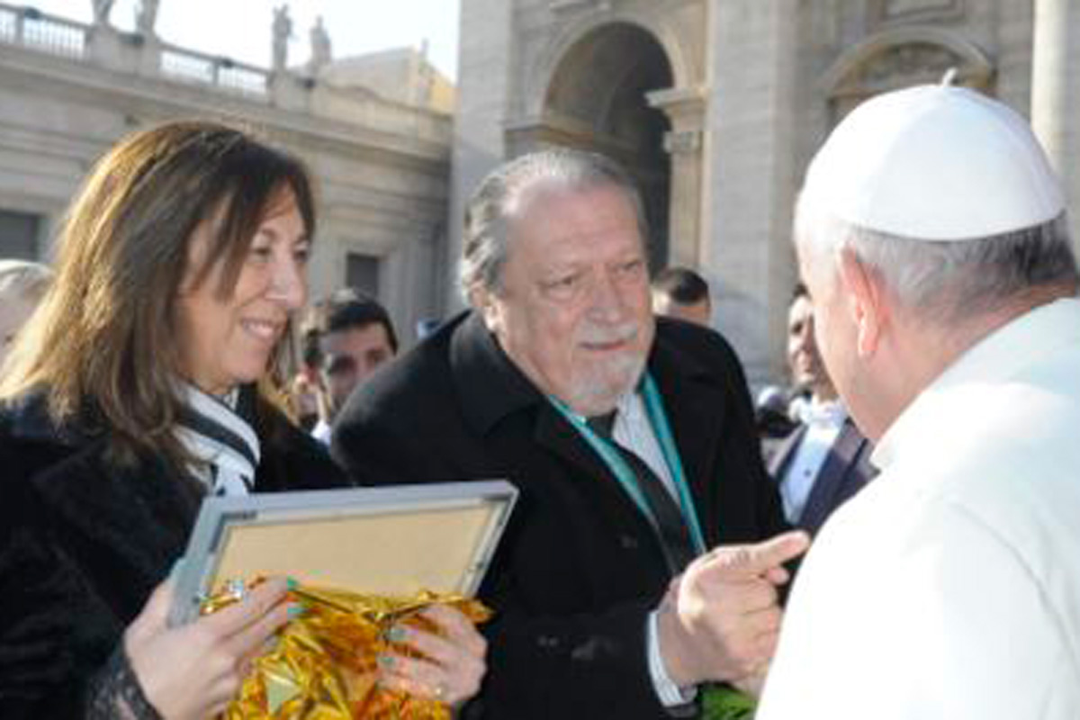 Francisco recibió y respaldó visita de docentes privados