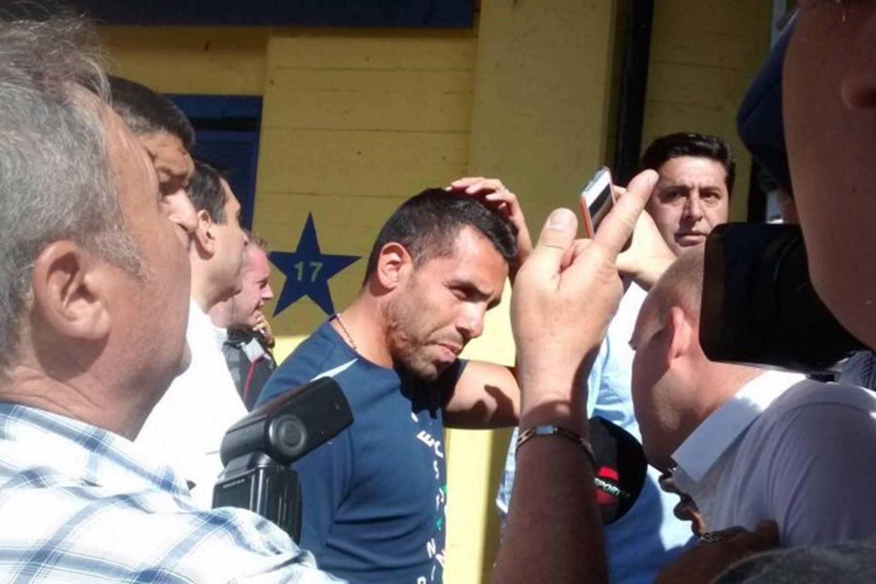 Carlos Tévez apoyó a Angelici en las elecciones en Boca