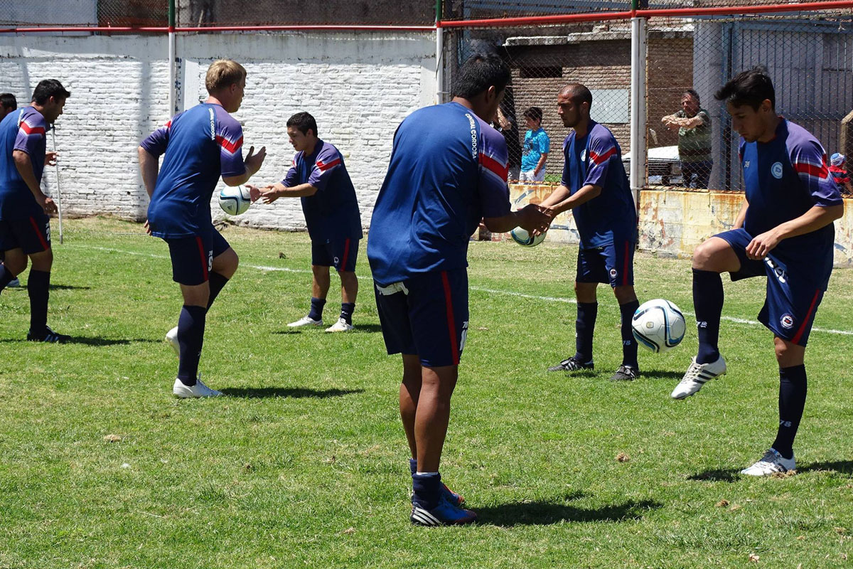 Ascenso: Central Córdoba se puso en marcha en el Gabino