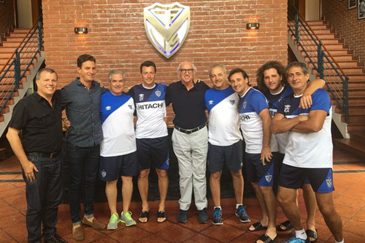 Carlos Bianchi visitó al plantel de Vélez Sarsfield